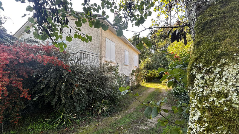 Maison - 236 m² - 7 pièces