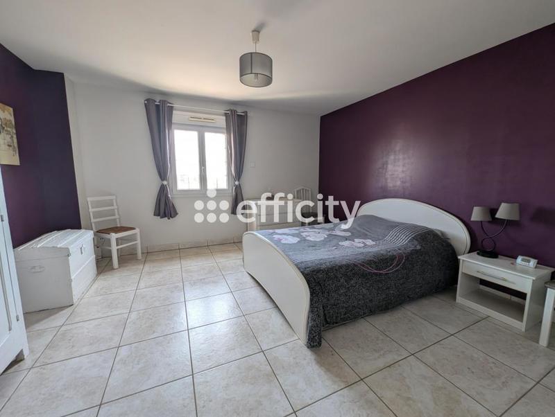 Maison - 240 m² - 10 pièces