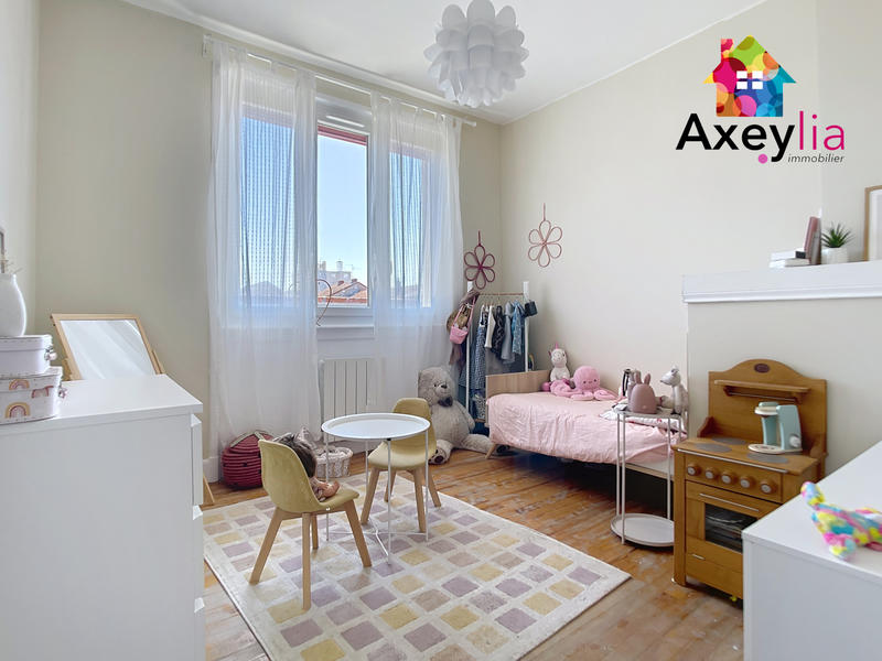 Maison - 171 m² - 7 pièces