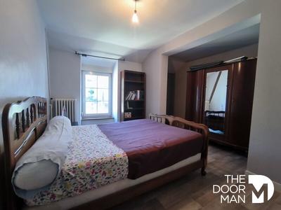 Maison en pierre - 168 m² - 9 pièces