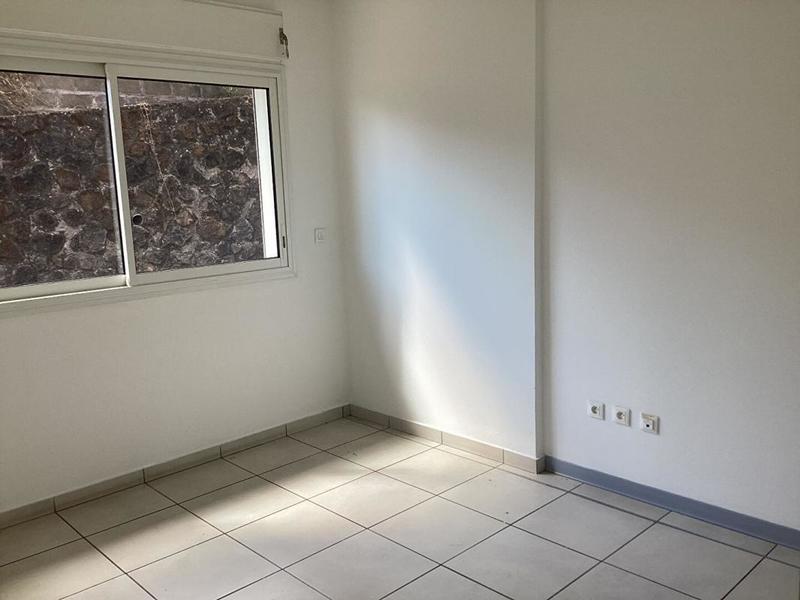 Local d'activités - 105 m² - 5 pièces