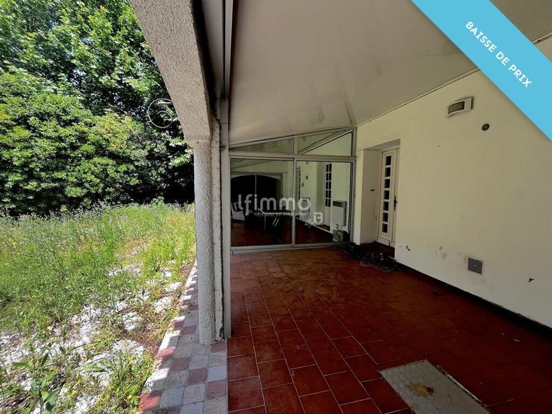 Maison - 220 m² - 5 pièces