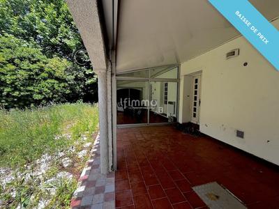 Maison - 220 m² - 5 pièces