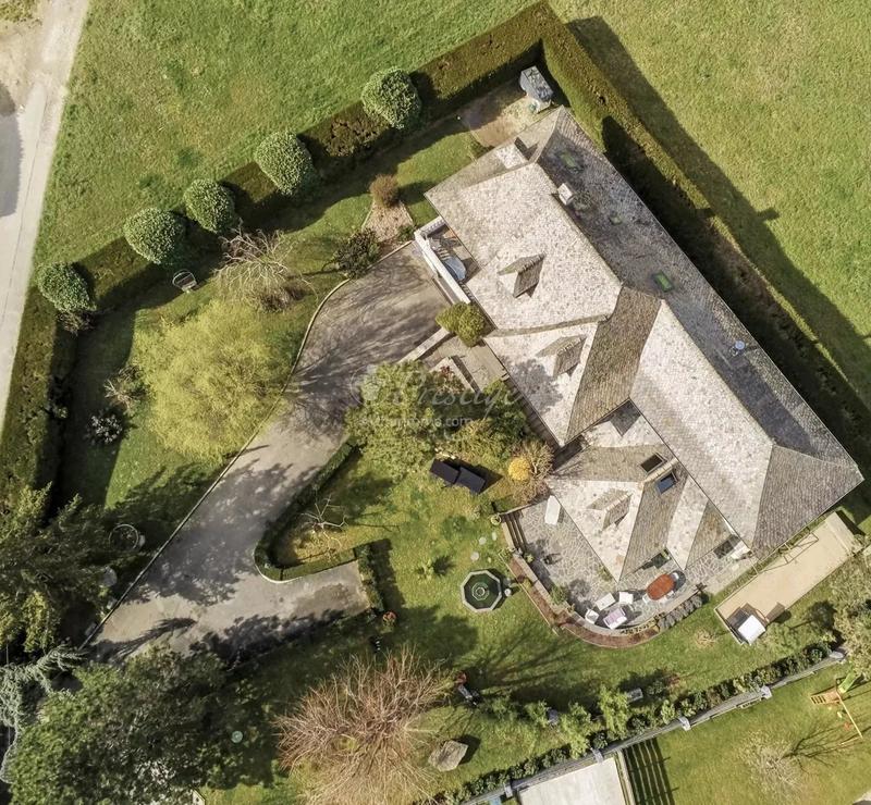 Maison - 429 m² - 10 pièces