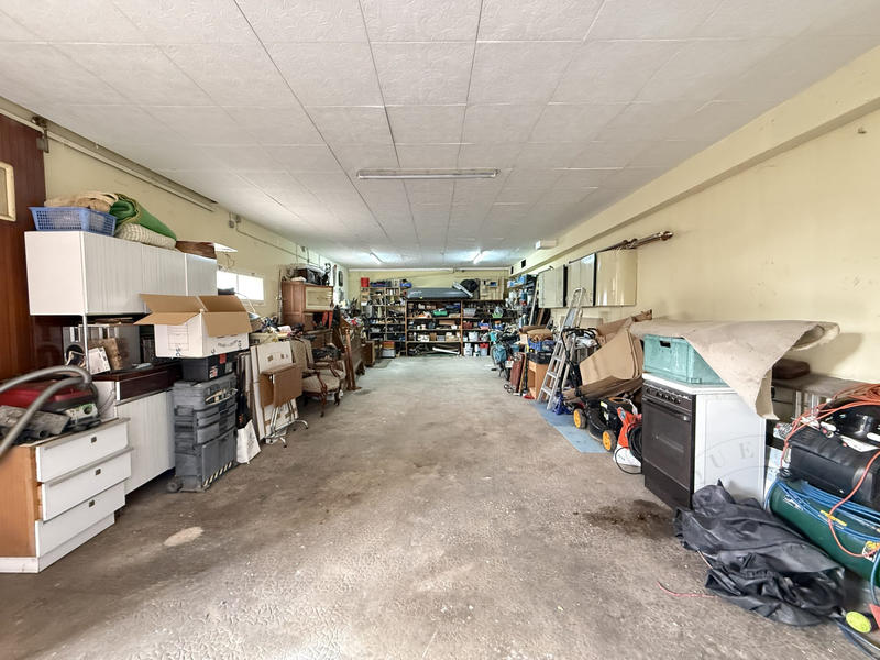 Maison traditionnelle - 282 m² - 8 pièces