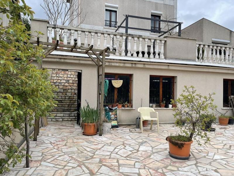 Maison - 455 m² - 12 pièces