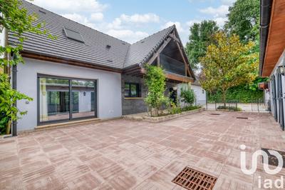 Maison - 200 m² - 7 pièces