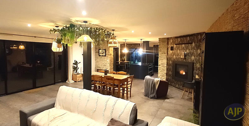 Maison - 157 m² - 6 pièces