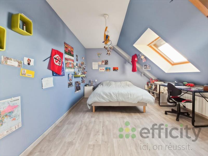 Pavillon - 185 m² - 7 pièces