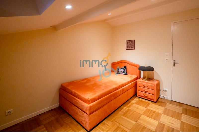 Propriété - 282 m² - 11 pièces