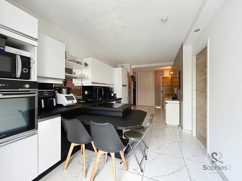 Appartement - 80 m² - 4 pièces