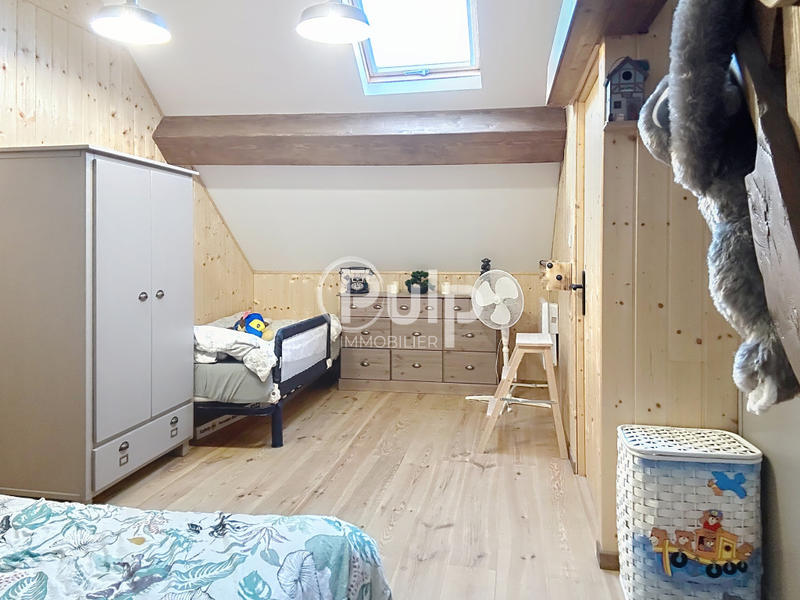 Maison - 325 m² - 11 pièces