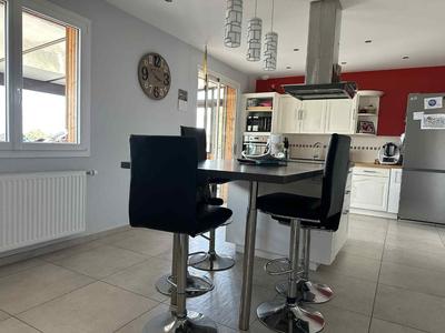 Maison - 143 m² - 7 pièces