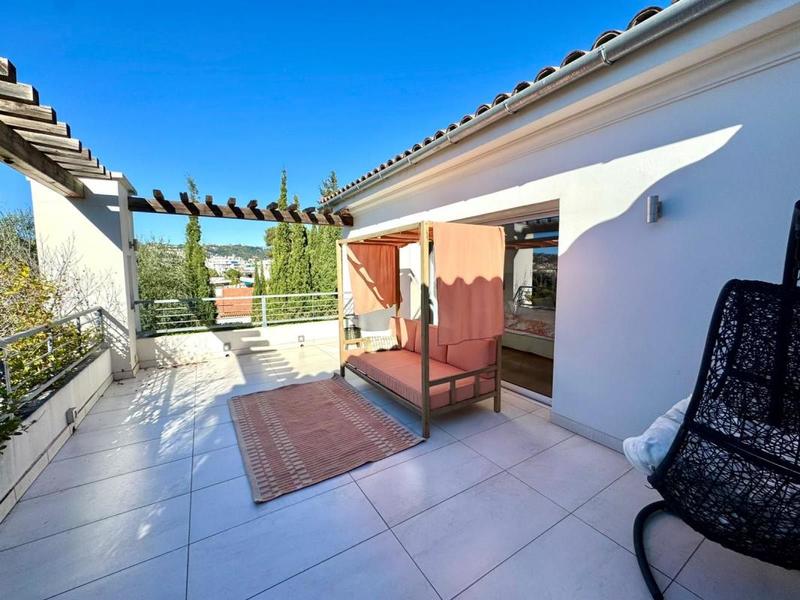 Maison d'architecte - 300 m² - 6 pièces