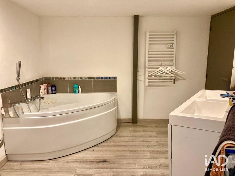 Loft - 70 m² - 2 pièces