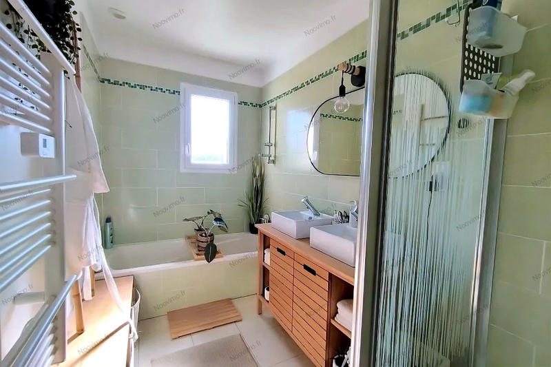 Maison - 110 m² - 4 pièces