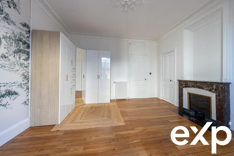 Appartement - 183 m² - 5 pièces