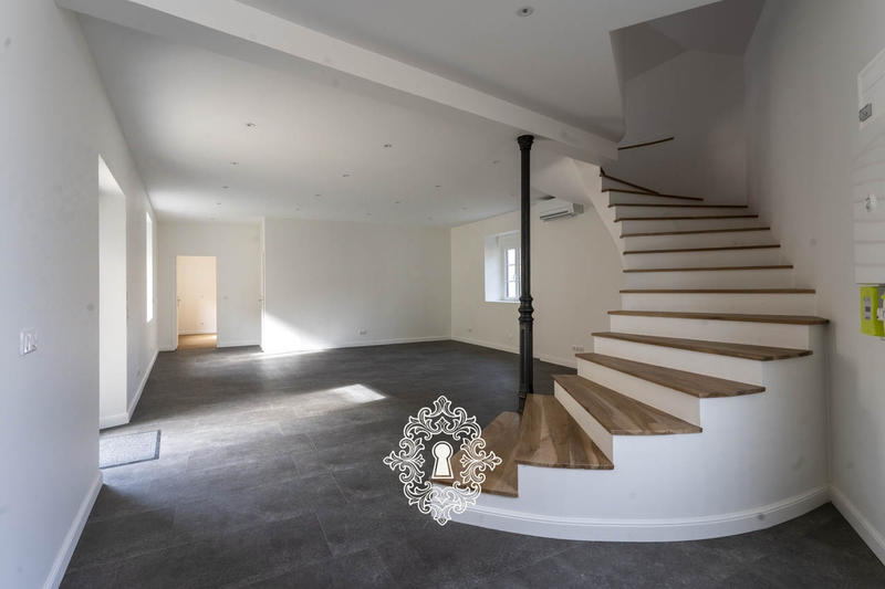 Maison - 185 m² - 5 pièces