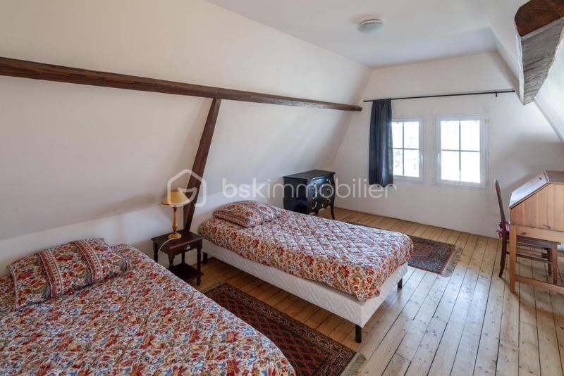 Maison - 170 m² - 9 pièces