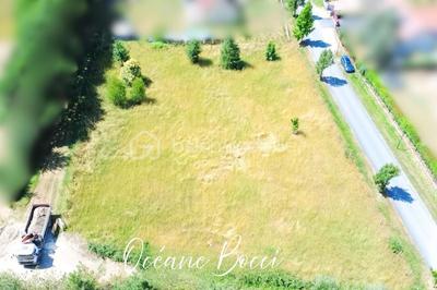 Terrain industriel - 2 500 m²