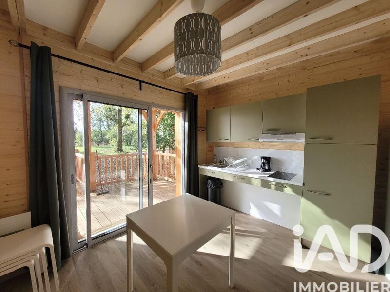 Maison - 561 m² - 35 pièces