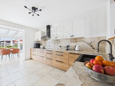 Maison - 143 m² - 6 pièces