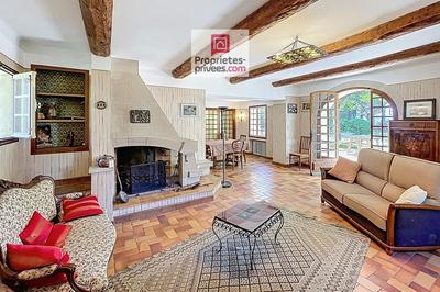 Maison - 185 m² - 9 pièces