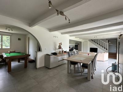 Maison - 202 m² - 8 pièces