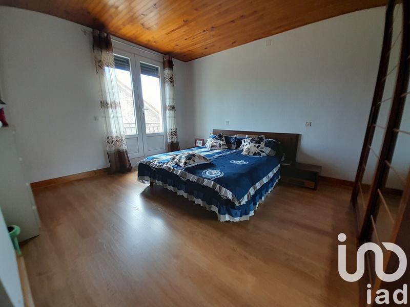 Maison - 202 m² - 7 pièces