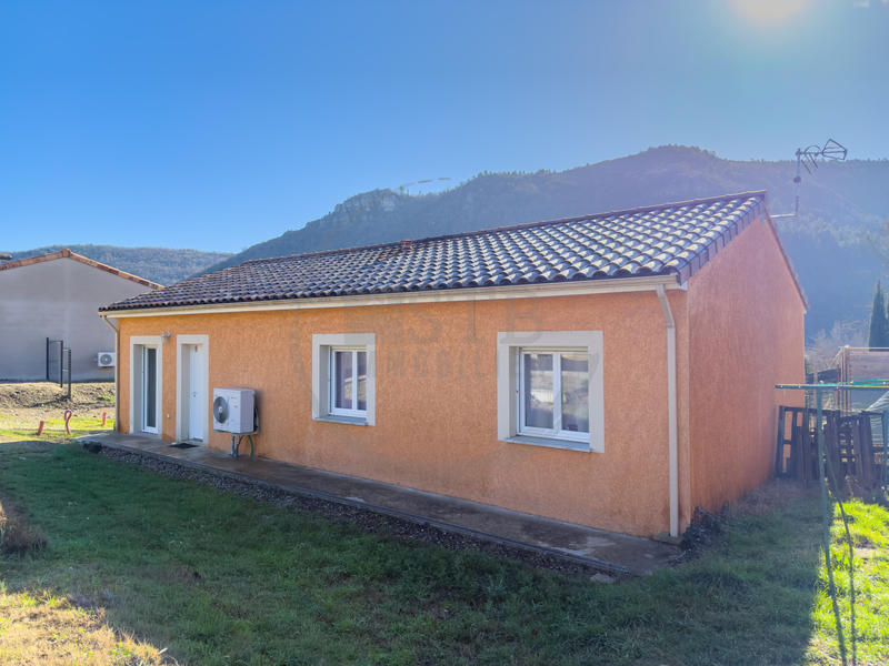 Villa - 92 m² - 4 pièces