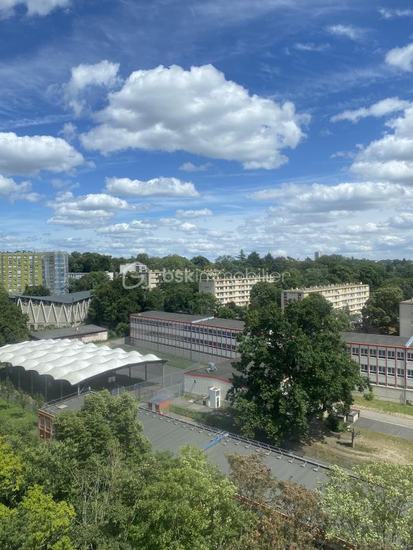 Appartement - 80 m² - 5 pièces