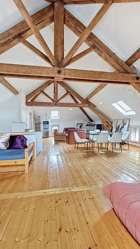 Maison - 284 m² - 8 pièces