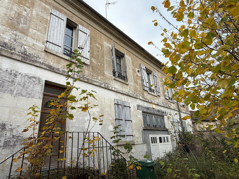 Maison - 200 m² - 8 pièces