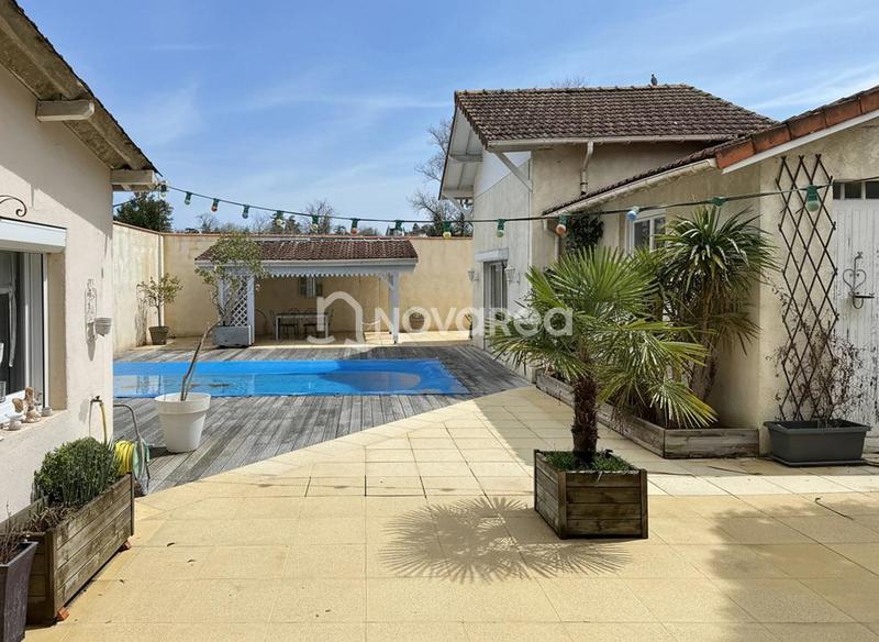 Loft - 471 m² - 8 pièces