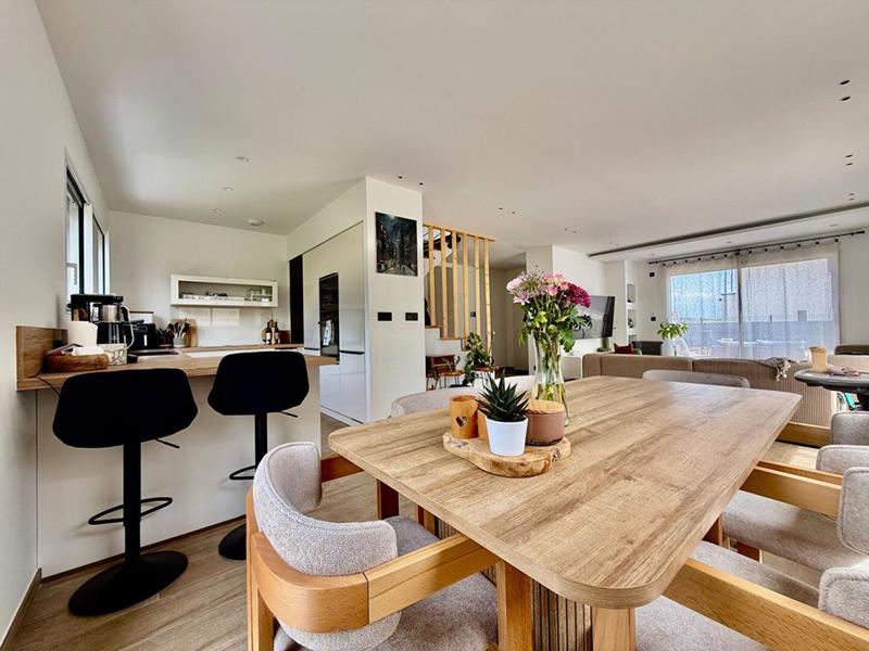 Maison - 146 m² - 6 pièces