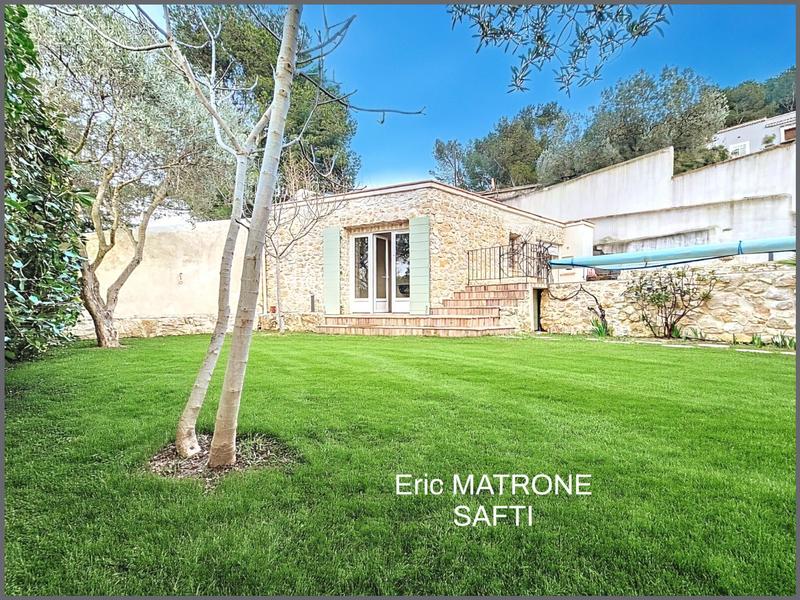 Maison - 250 m² - 9 pièces