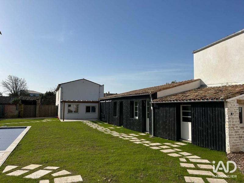 Maison - 397 m² - 7 pièces