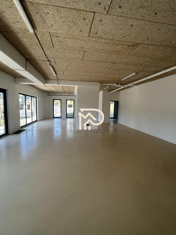 Local commercial - 110 m²