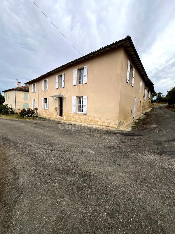 Corps de ferme - 270 m² - 9 pièces