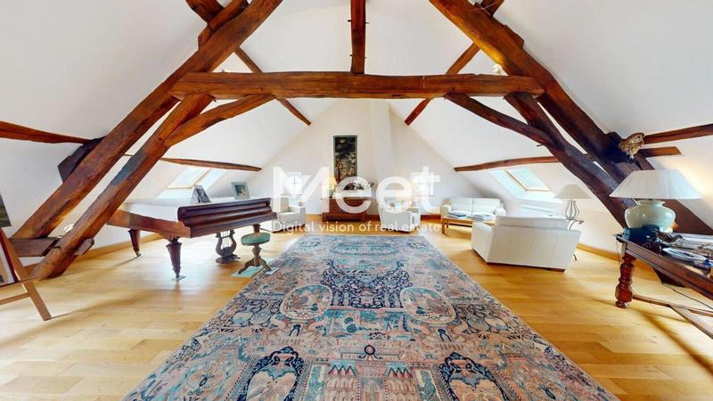 Maison - 561 m² - 15 pièces