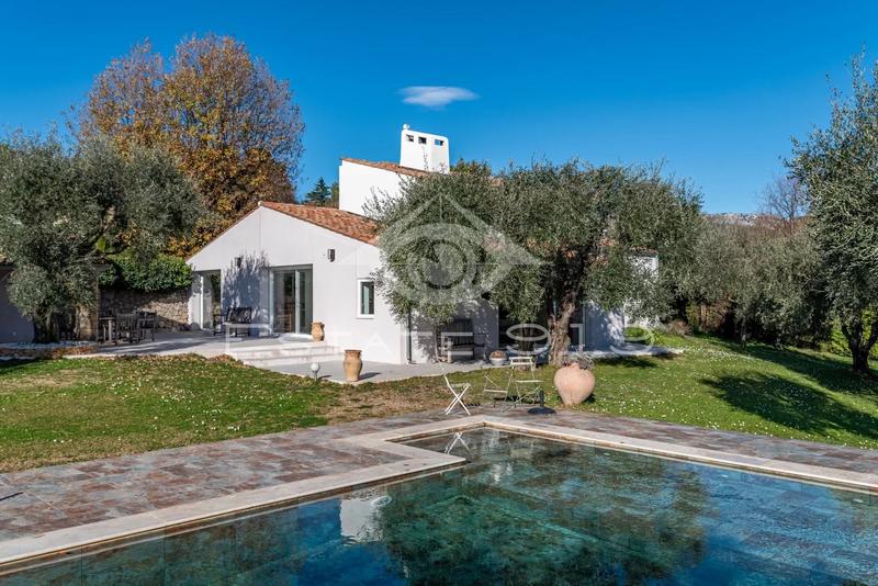 Villa - 225 m² - 6 pièces