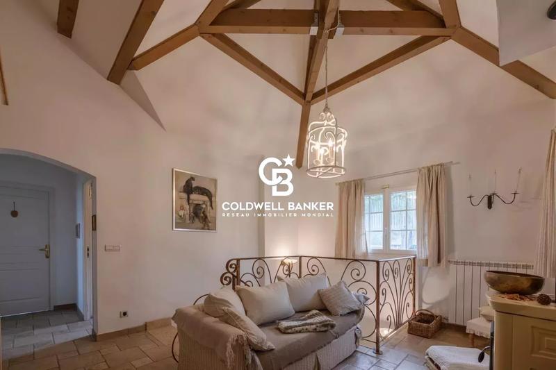 Maison - 312 m² - 6 pièces