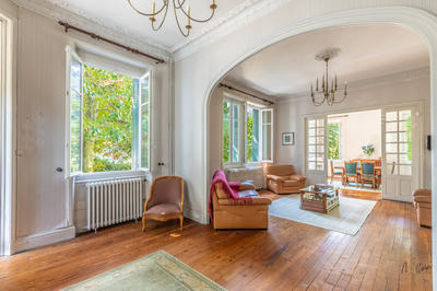 Maison - 288 m² - 12 pièces