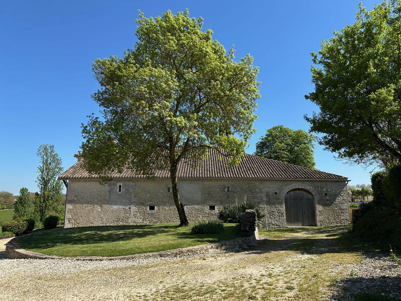 Maison - 245 m² - 7 pièces