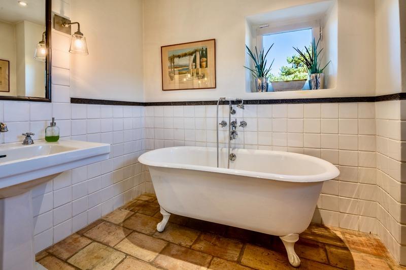 Propriété - 439 m² - 12 pièces