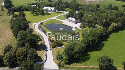 Propriété - 450 m² - 10 pièces