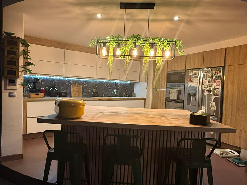 Maison - 198 m² - 10 pièces