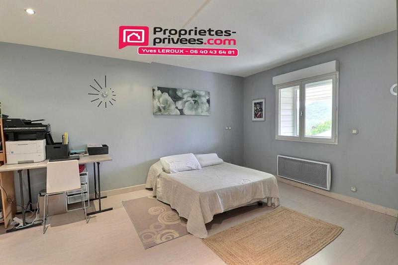 Maison - 198 m² - 6 pièces