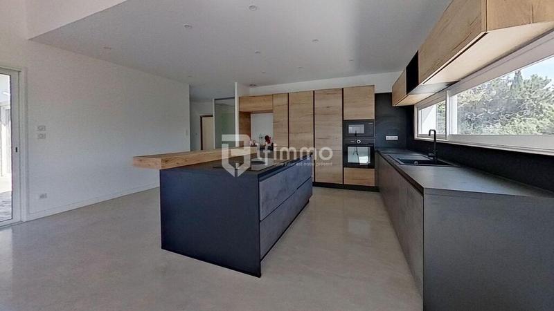 Maison - 150 m² - 4 pièces