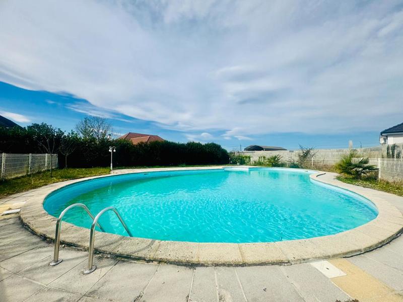 Maison - 233 m² - 6 pièces